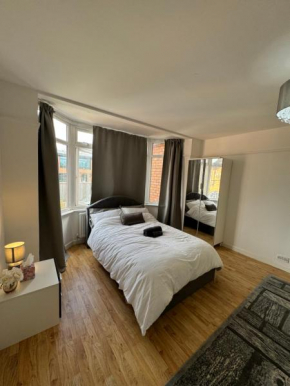 Elegant Estates Humble Abode Room 3